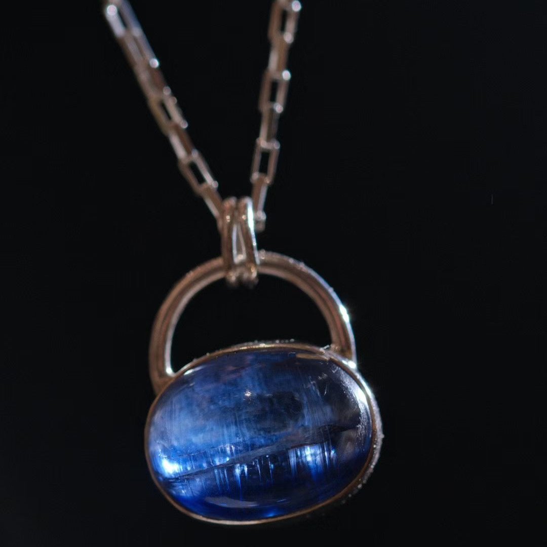 Heart of the Ocean - Lazurite Necklace