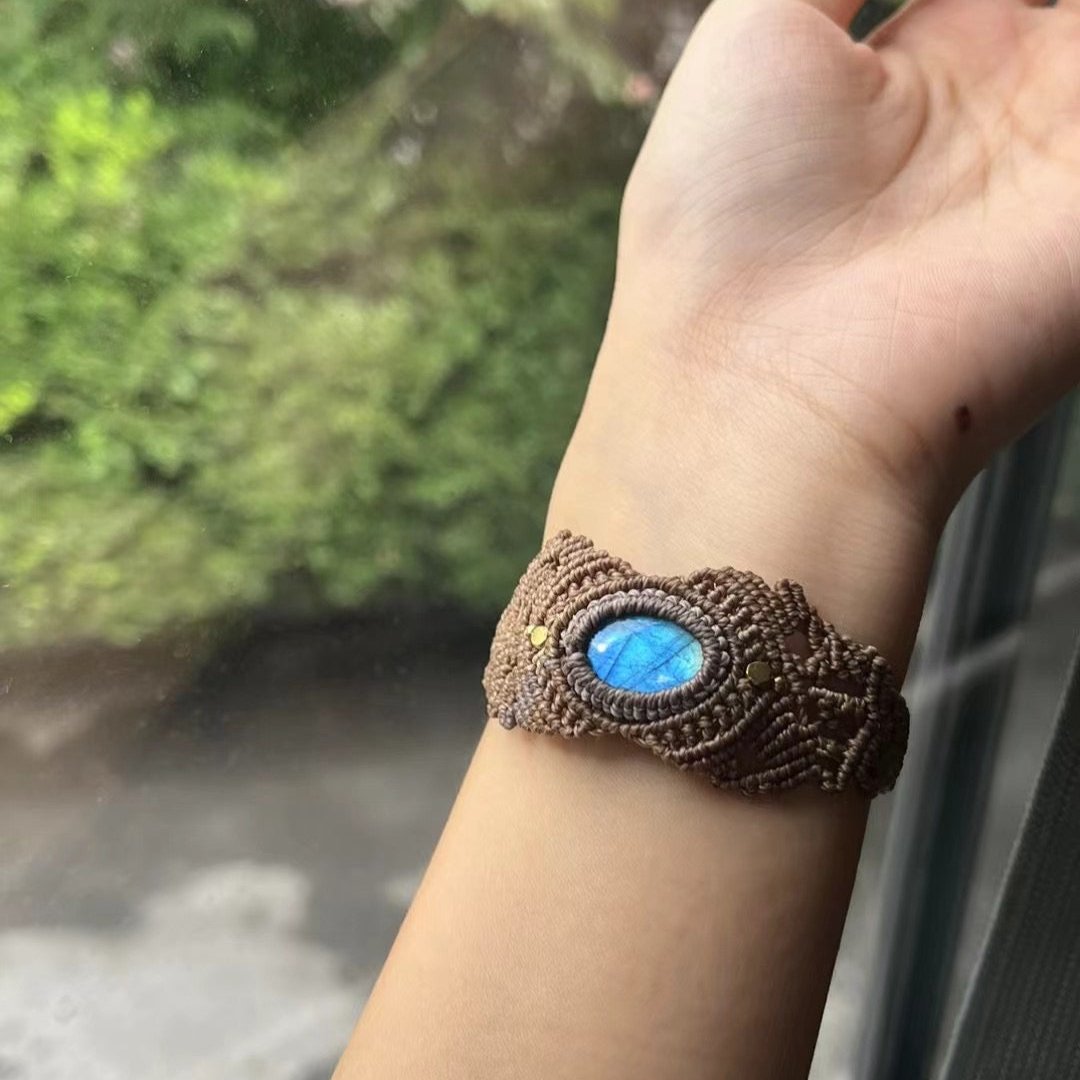 Dreamy Moonlight - Bracelet Woven with Moonstone