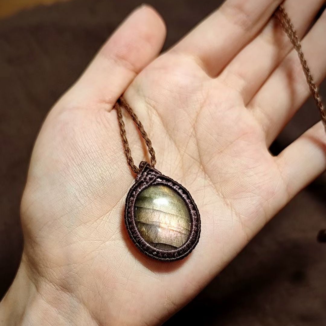 Dazzling Light - Labradorite Woven Necklace
