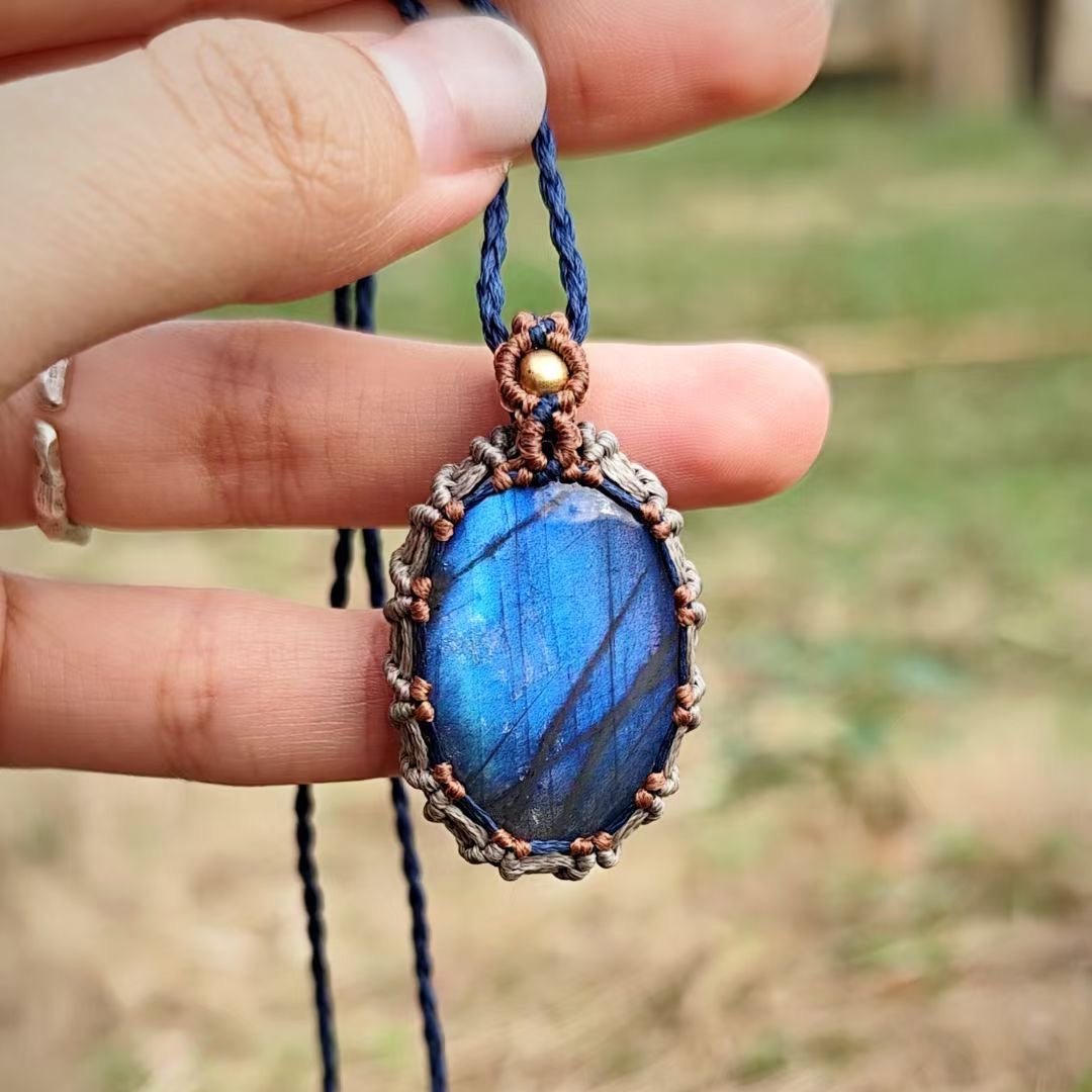 Moonlight Bud - Labradorite Beaded Necklace