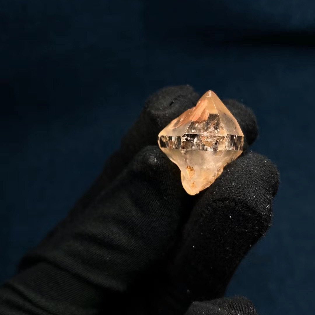 Madagascar Diamond-Shaped Red Clay Fossil Energy Rough